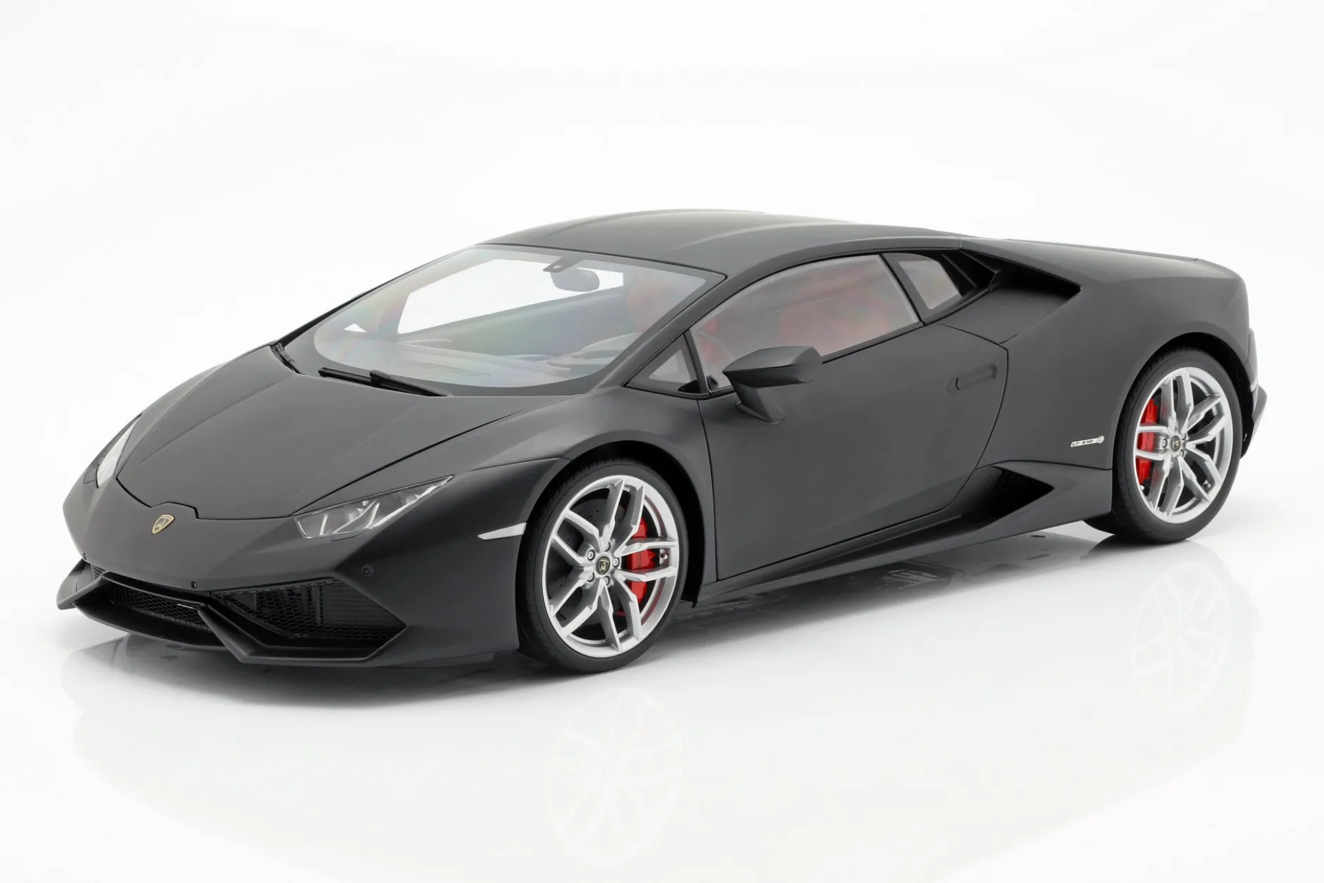 Lamborghini Huracan LP610-4 Baujahr 2014 mattschwarz 1:12 AUTOart