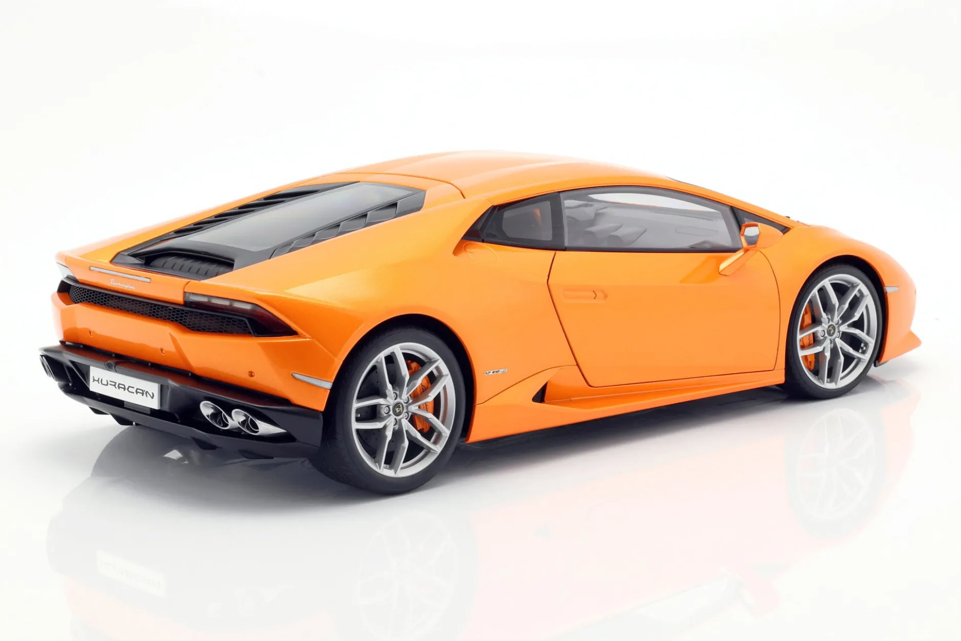 Lamborghini Huracan LP610-4 Baujahr 2014 borealis orange 1:12 AUTOart
