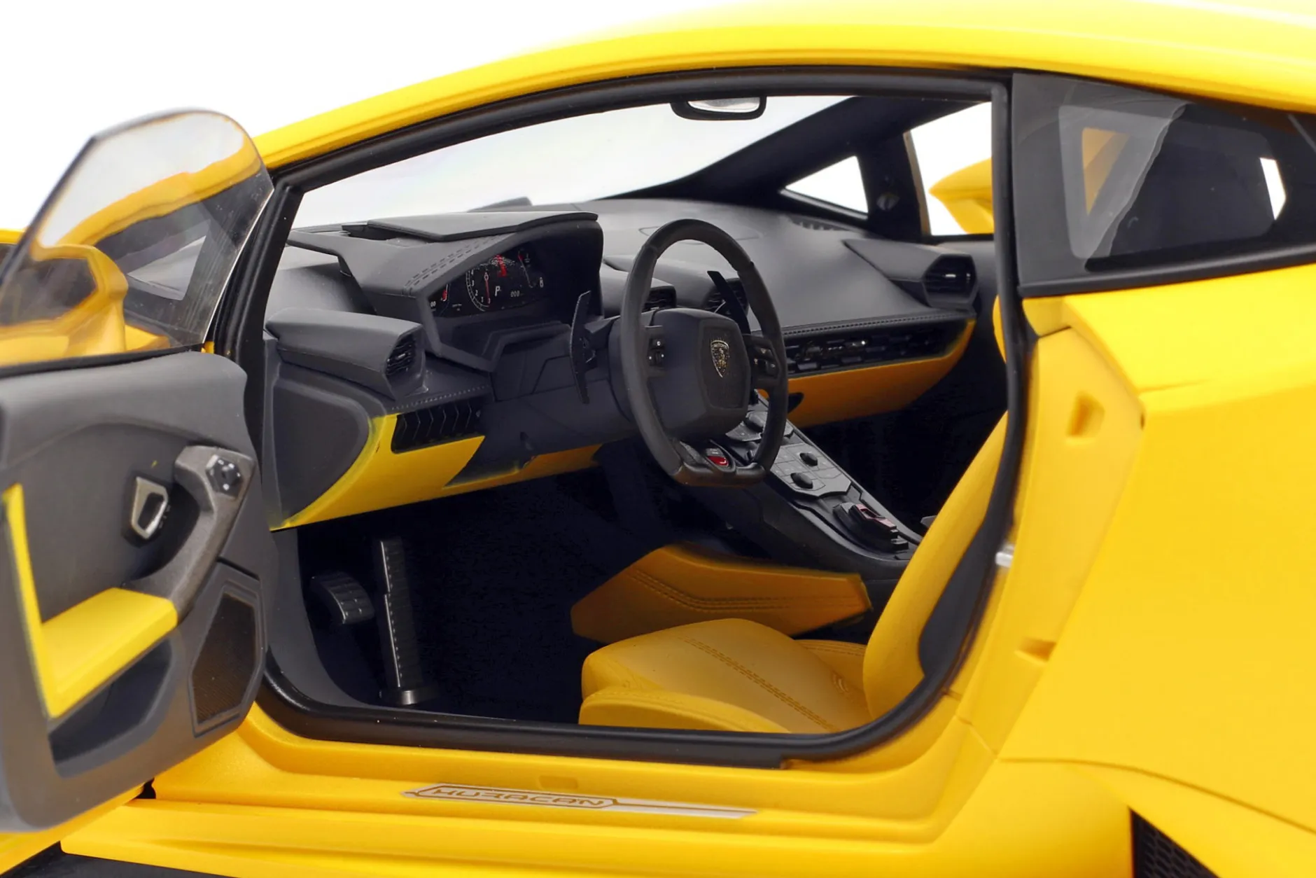 Lamborghini Huracan LP 610-4 Baujahr 2014 gelb 1:12 AUTOart