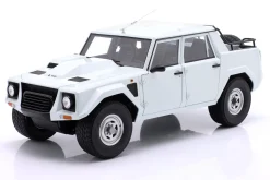 Lamborghini LM002 Pick-Up weiß 1:18 AUTOart