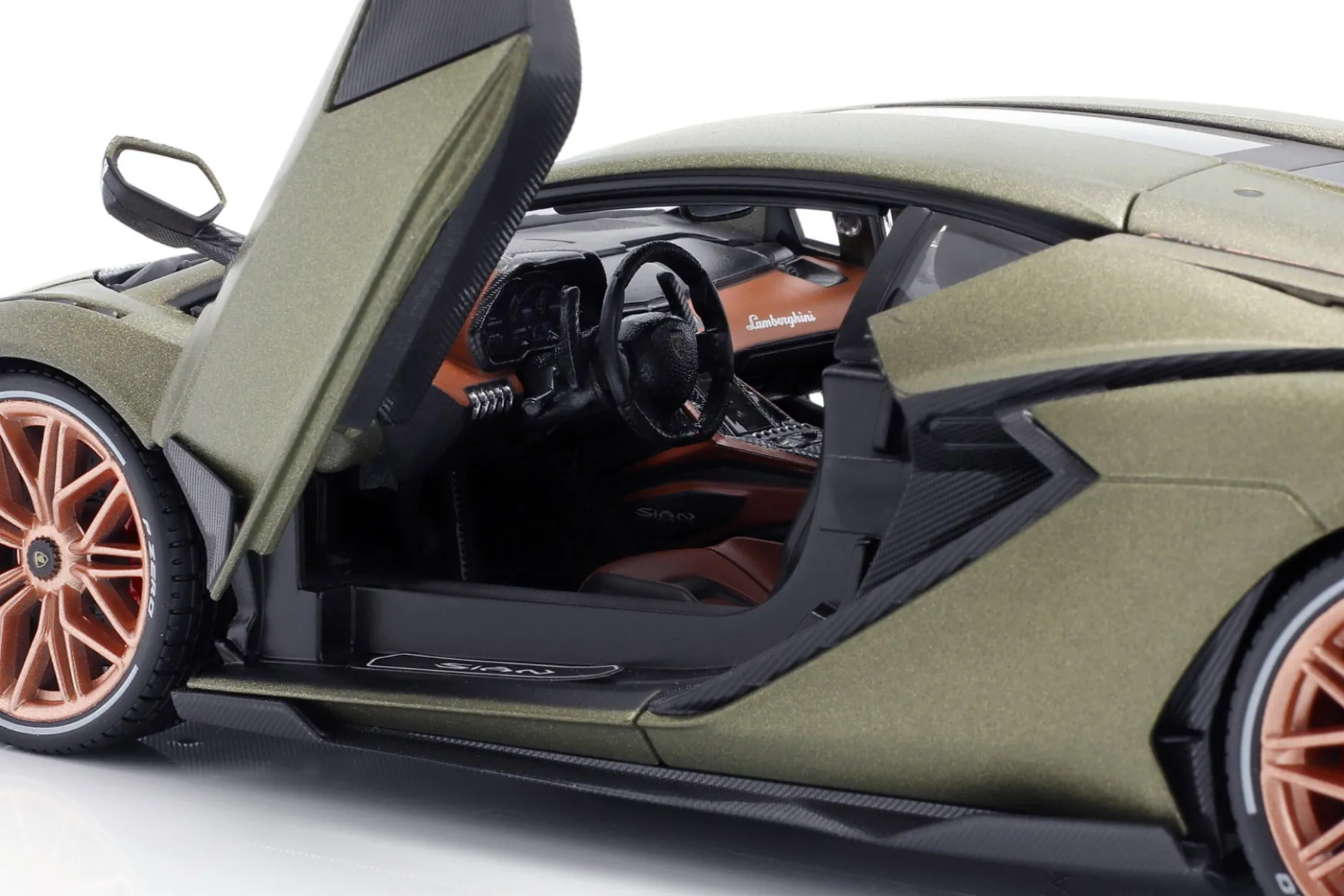 Lamborghini Sian FKP 37 Baujahr 2020 matt olivgrün 1:18 Bburago