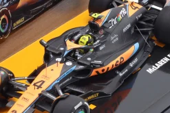 Lando Norris McLaren MCL60 #4 Bahrain GP Formel 1 2023 1:43 Minichamps