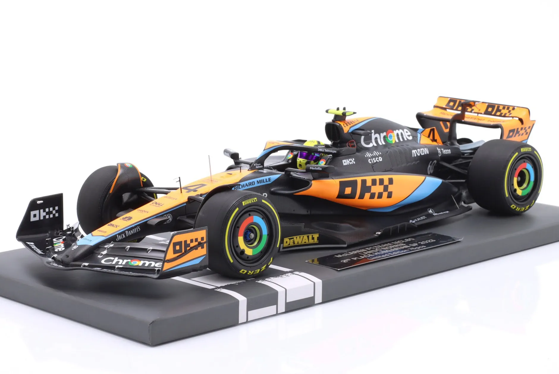 Lando Norris McLaren MCL60 #4 2nd Ungarn GP Formel 1 2023 1:18 Minichamps