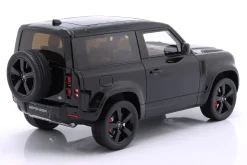 Land Rover Defender 90 P400 Baujahr 2021 schwarz GT-Spirit