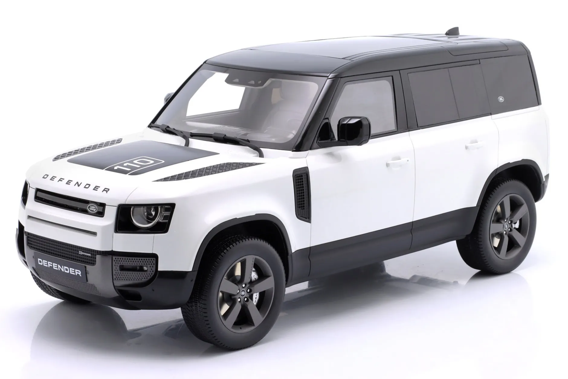 Land Rover Defender 110 P400X Baujahr 2021 weiß 1:12 GT-Spirit