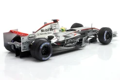 Lewis Hamilton McLaren MP4/21 Formel 1 Test Jerez 2006 1:18 Minichamps