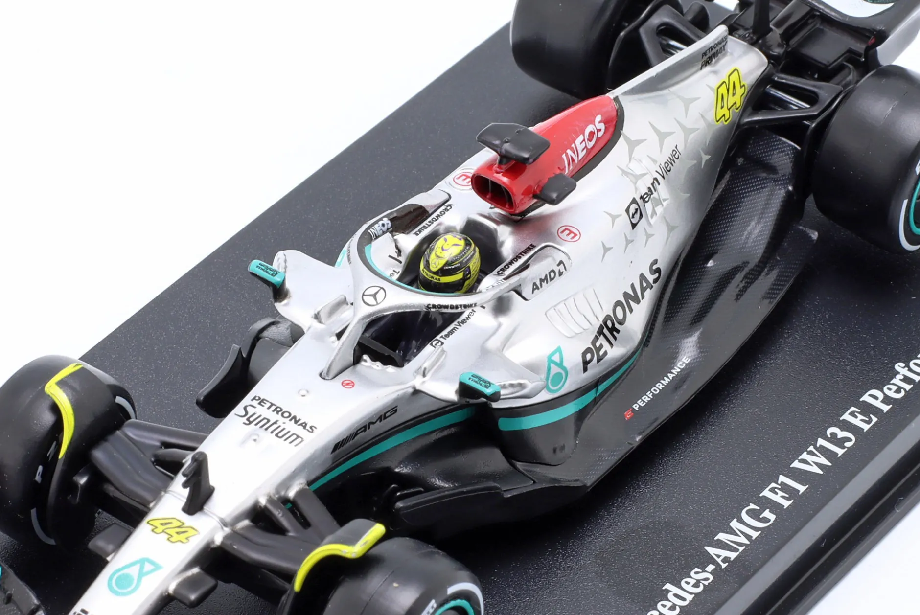 Lewis Hamilton Mercedes-AMG F1 W13 #44 Formel 1 2022 1:43 Bburago