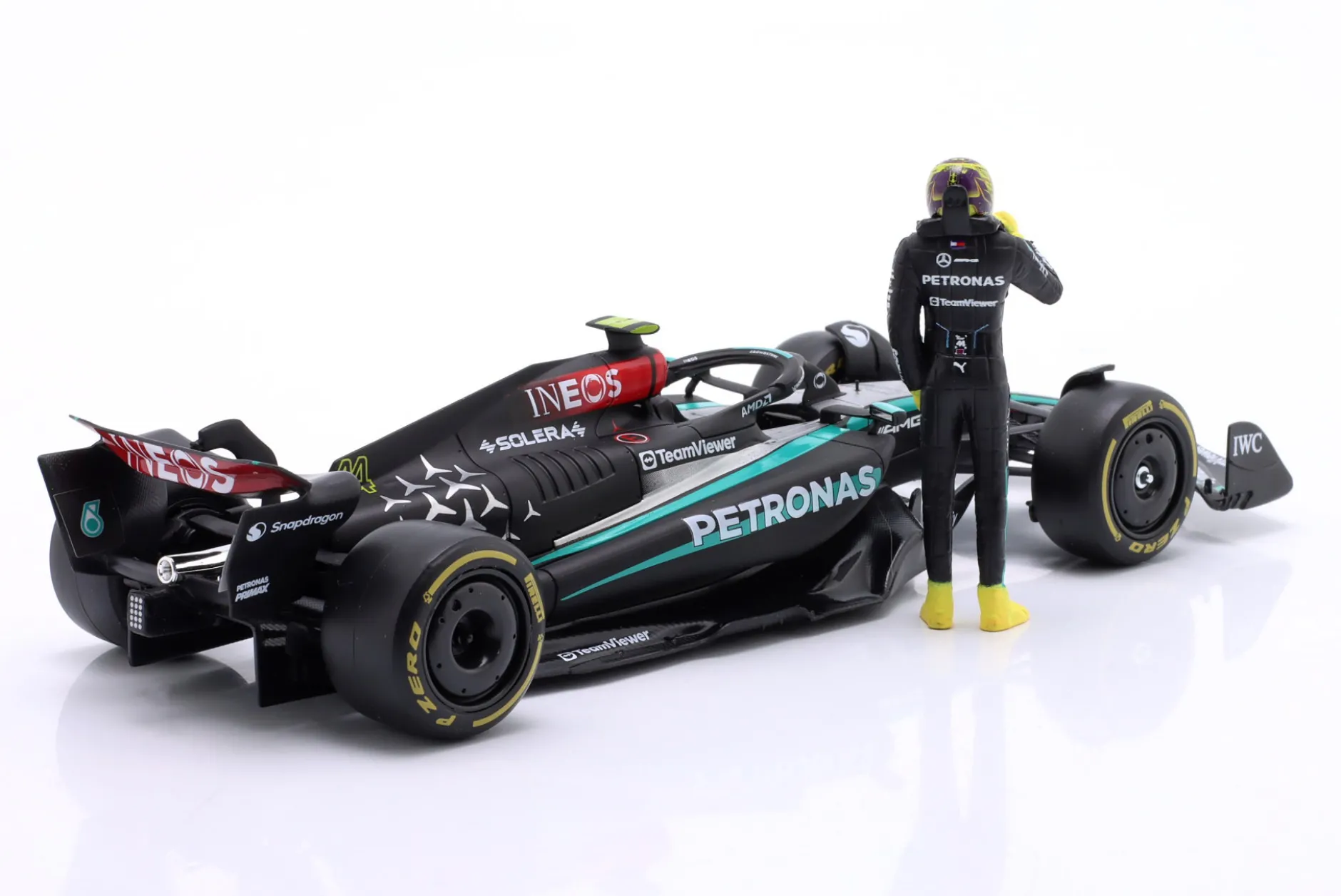 Lewis Hamilton Mercedes-AMG F1 W15 #44 Formel 1 2024 mit Figur 1:24 Bburago