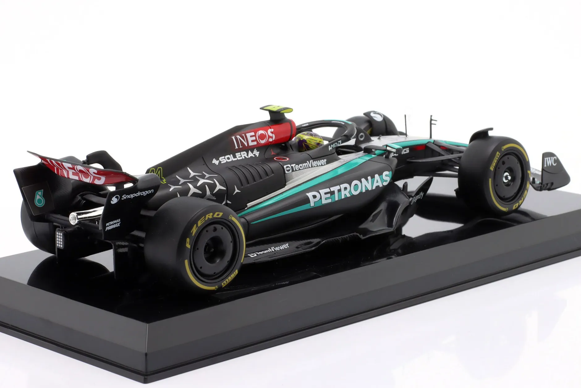 Lewis Hamilton Mercedes-AMG F1 W15 #44 Formel 1 2024 1:24 Bburago