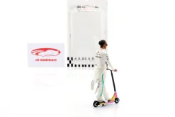 Lewis Hamilton Mercedes W07 Skate Scooter Figur 2016 Formel 1 1:18 Cartrix