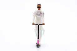 Lewis Hamilton Mercedes W07 Skate Scooter Figur 2016 Formel 1 1:18 Cartrix