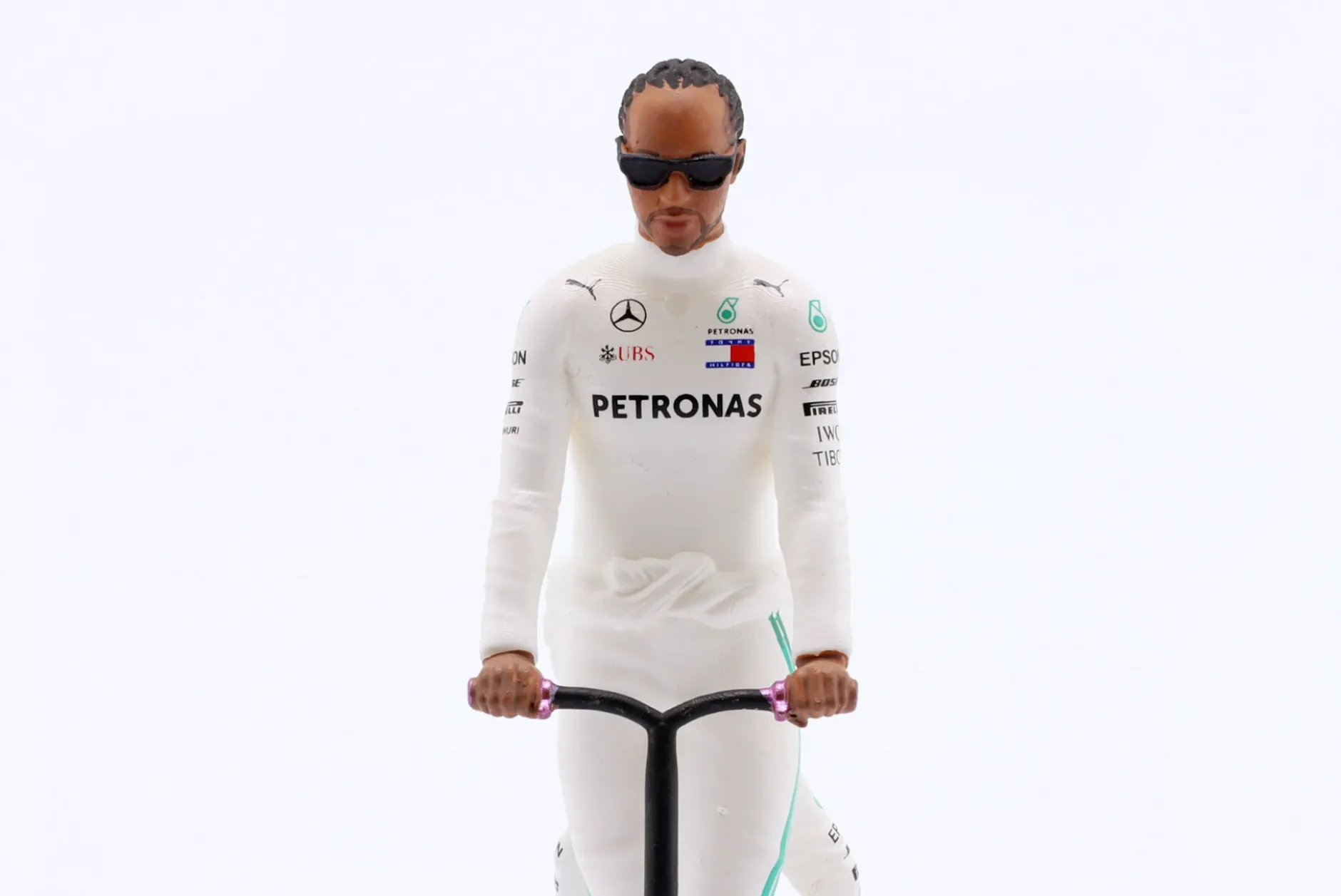 Lewis Hamilton Mercedes W07 Skate Scooter Figur 2016 Formel 1 1:18 Cartrix