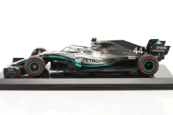 L. Hamilton Mercedes-AMG F1 W10 #44 F1 Weltmeister 2019 1:24 Premium Collectibles