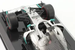 L. Hamilton Mercedes-AMG F1 W10 #44 F1 Weltmeister 2019 1:24 Premium Collectibles