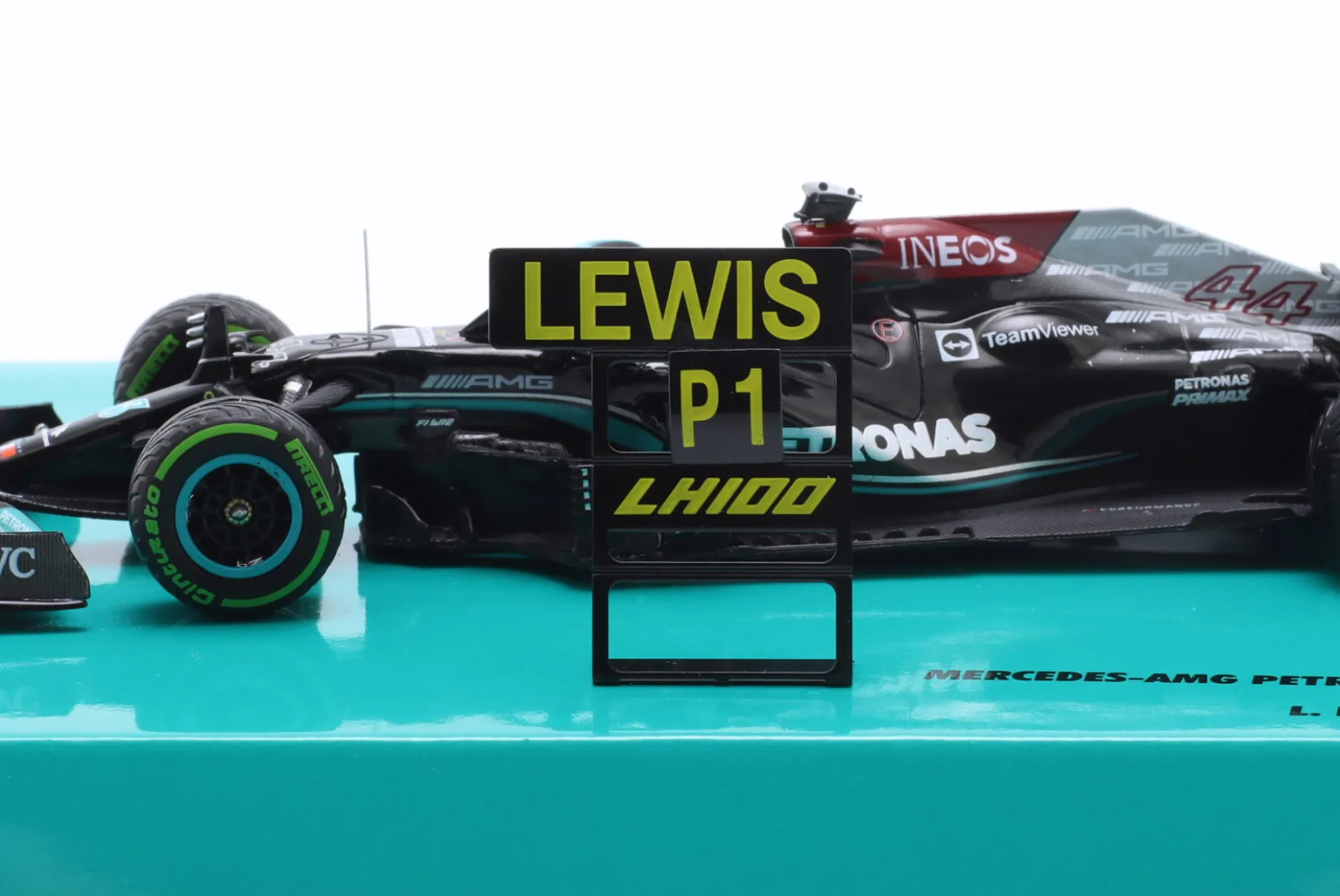 L. Hamilton Mercedes-AMG F1 W12 #44 100th GP-Sieg Sotchi Formel 1 2021 1:43 Minichamps