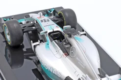 L. Hamilton Mercedes F1 W05 #44 Formel 1 Weltmeister 2014 1:24 Premium Collectibles