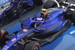 Logan Sargeant Williams FW45 #2 Bahrain GP Formel 1 2023 1:43 Minichamps
