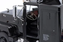 Mack RL 700L Sattelzugmaschine Baujahr 1974 schwarz 1:18 Road Kings