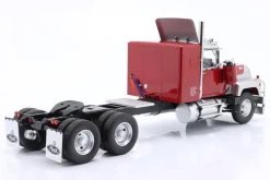 Mack RL 700L Sattelzugmaschine 1974 rot metallic / silber 1:18 Road Kings