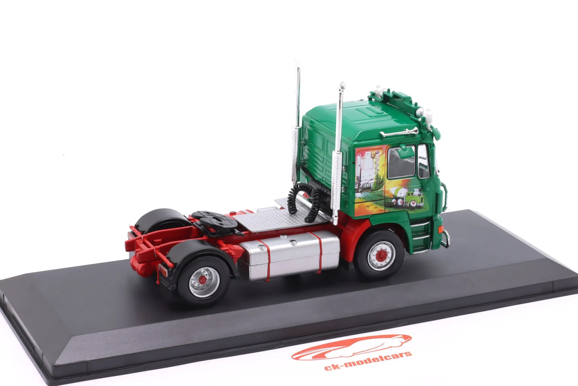MAN F200 (low cab) Sattelzugmaschine Baujahr 2000 grün / Dekor 1:43 Hachette