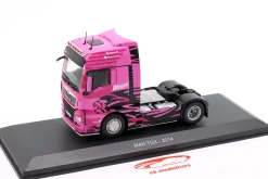 MAN TGX Sattelzugmaschine Woman Trucker 2014 pink 1:43 Hachette