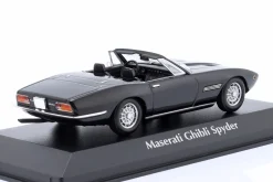 Maserati Ghibli Spyder Baujahr 1969 schwarz 1:43 Minichamps