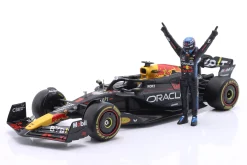 Max Verstappen Red Bull RB20 #1 Formel 1 Weltmeister 2024 m. Figur 1:24 Bburago