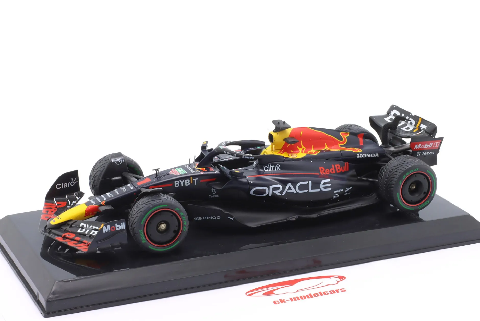 Max Verstappen Red Bull RB18 #1 Formel 1 Weltmeister 2022 1:24 Premium Collectibles