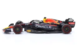 Max Verstappen Red Bull RB18 #1 Sieger Ungarn GP Formel 1 Weltmeister 2022 1:18 Minichamps