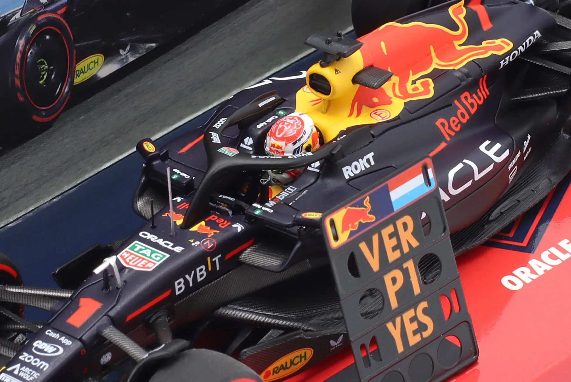 Max Verstappen Red Bull RB19 #1 Sieger Bahrain GP Formel 1 Weltmeister 2023 1:43 Minichamps
