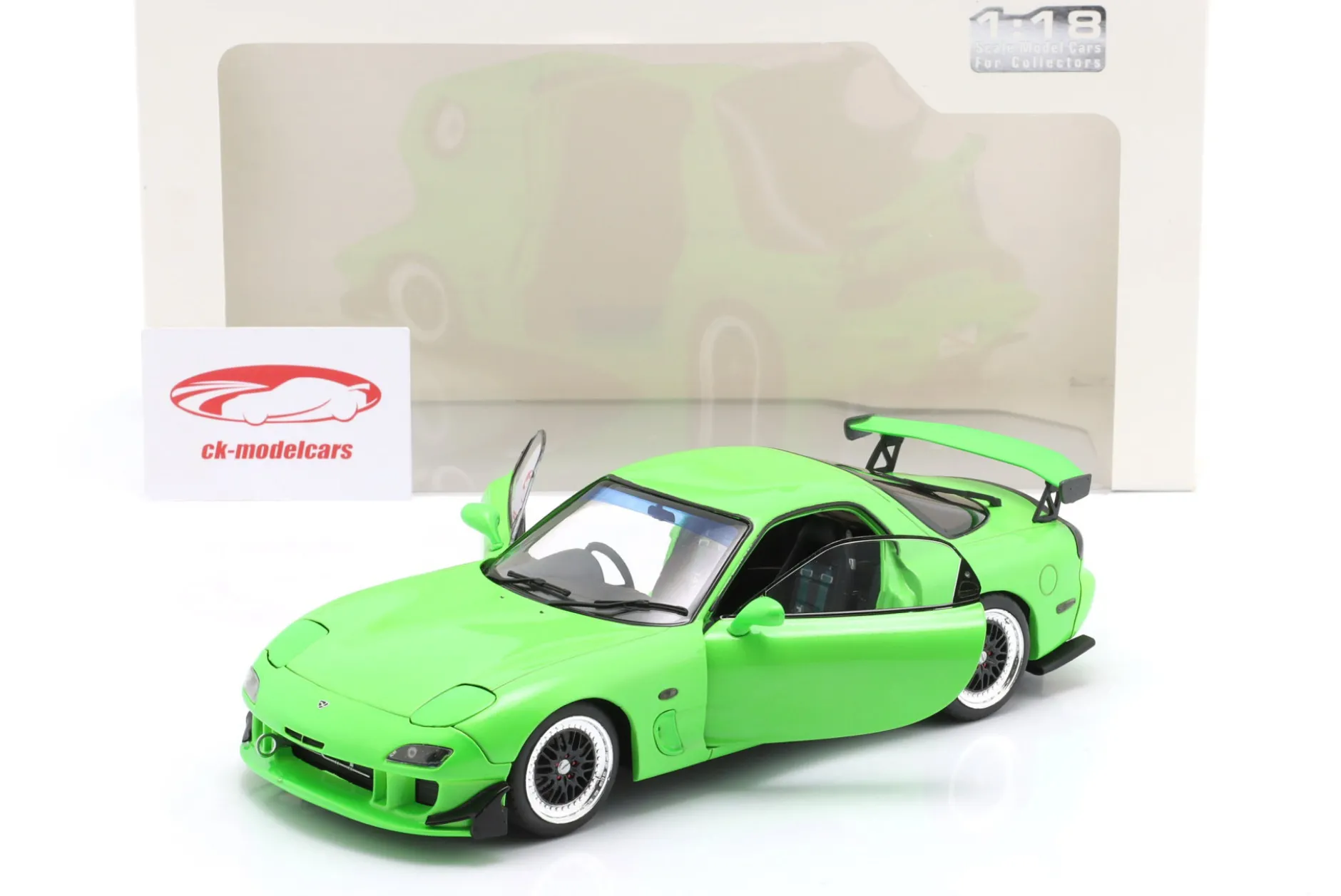 Mazda RX-7 Type RS (FD35) Baujahr 1999 neongrün 1:18 Solido
