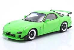 Mazda RX-7 Type RS (FD35) Baujahr 1999 neongrün 1:18 Solido