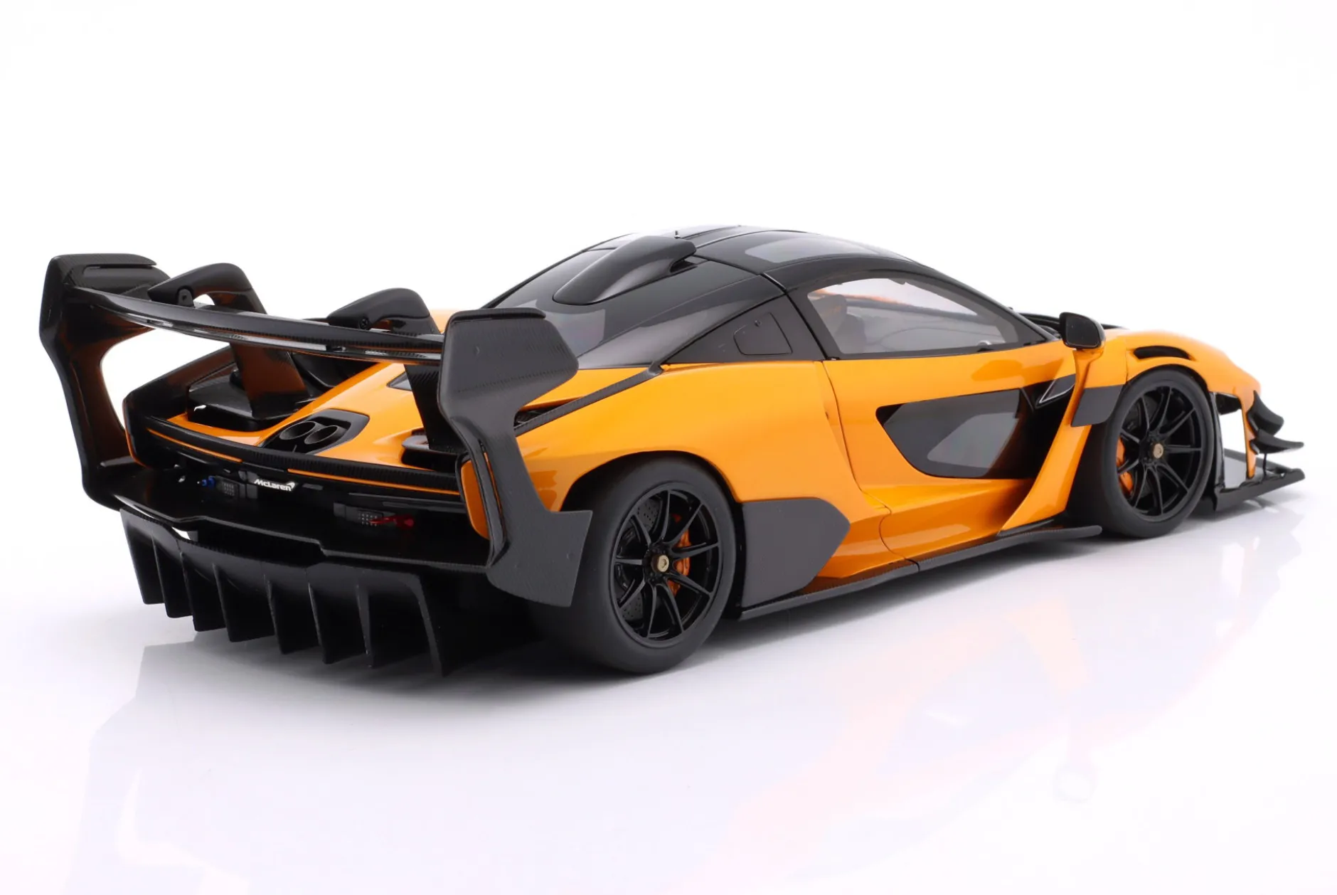 McLaren Senna GTR Baujahr 2019 orange 1:18 AUTOart