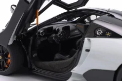 McLaren Senna GTR Baujahr 2019 silica weiß 1:18 AUTOart