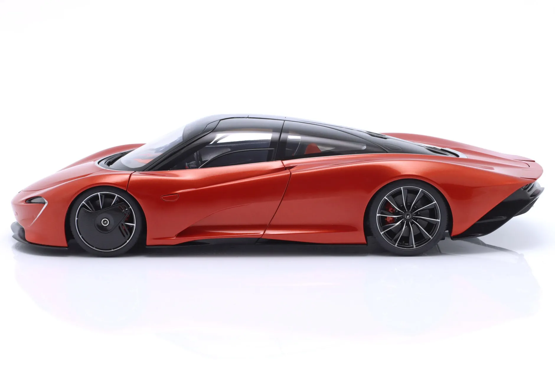 McLaren Speedtail Baujahr 2020 vulkan orange 1:18 AUTOart