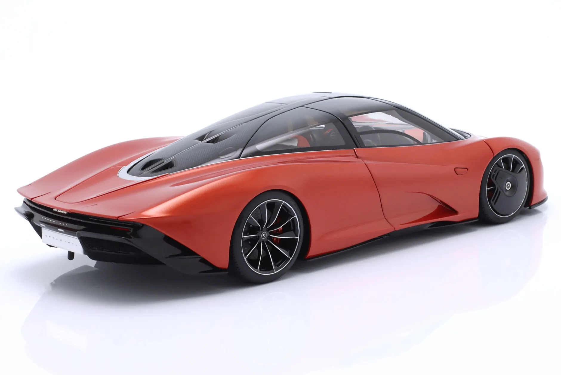 McLaren Speedtail Baujahr 2020 vulkan orange 1:18 AUTOart