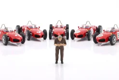 Mechaniker mit braunem Overall und Zündkerze - Figur 1:18 Figurenmanufaktur