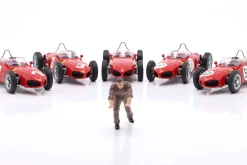 Mechaniker mit braunem Overall schiebt hinten - Figur 1:18 Figurenmanufaktur