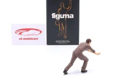 Mechaniker mit braunem Overall schiebt hinten - Figur 1:18 Figurenmanufaktur