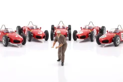 Mechaniker mit Mütze und braunem Overall schiebt - Figur 1:18 Figurenmanufaktur