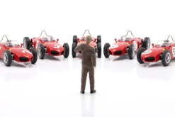 Mechaniker zieht sich an mit braunem Overall - Figur 1:18 Figurenmanufaktur