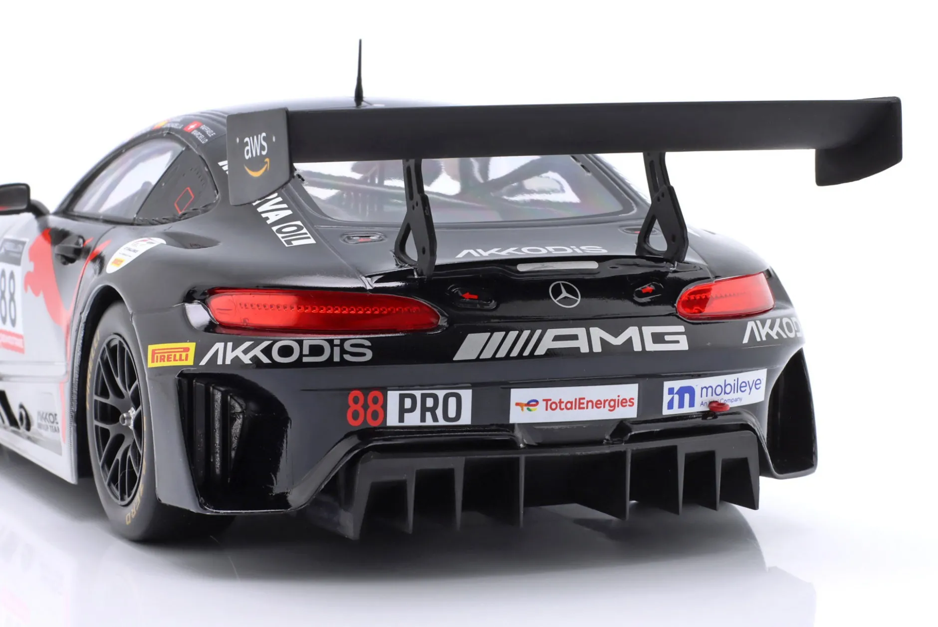 Mercedes-AMG GT3 Evo #88 Sieger 24h Spa 2022 AMG Team AKKodis ASP 1:18 Ixo
