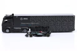 Mercedes-Benz Actros Formel 1 Renntransporter mit Mercedes FW15 #63 Russell 1:43 Bburago