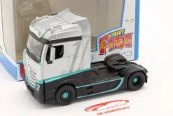 Mercedes-Benz Actros Gigaspace 4x2 Sattelzugmaschine silber / schwarz 1:43 Bburago
