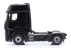 Mercedes-Benz Actros L schwarz mit Design 1:18 NZG