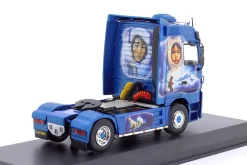 Mercedes-Benz Actros MP1 Sattelzugmaschine 1998 blau / Eskimo Arctic Airbrush 1:43 Hachette