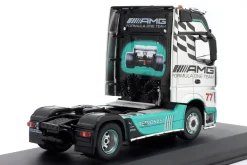 Mercedes-Benz Actros MP4 Sattelzugmaschine 2012 AMG Petronas F1 Team 1:43 Hachette