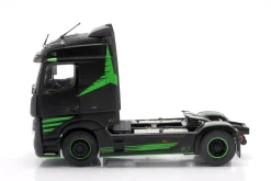 Mercedes-Benz Actros R5 Italian Collection Sattelzugmaschine 2021 schwarz / grün 1:24 Solido