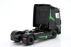 Mercedes-Benz Actros R5 Italian Collection Sattelzugmaschine 2021 schwarz / grün 1:24 Solido