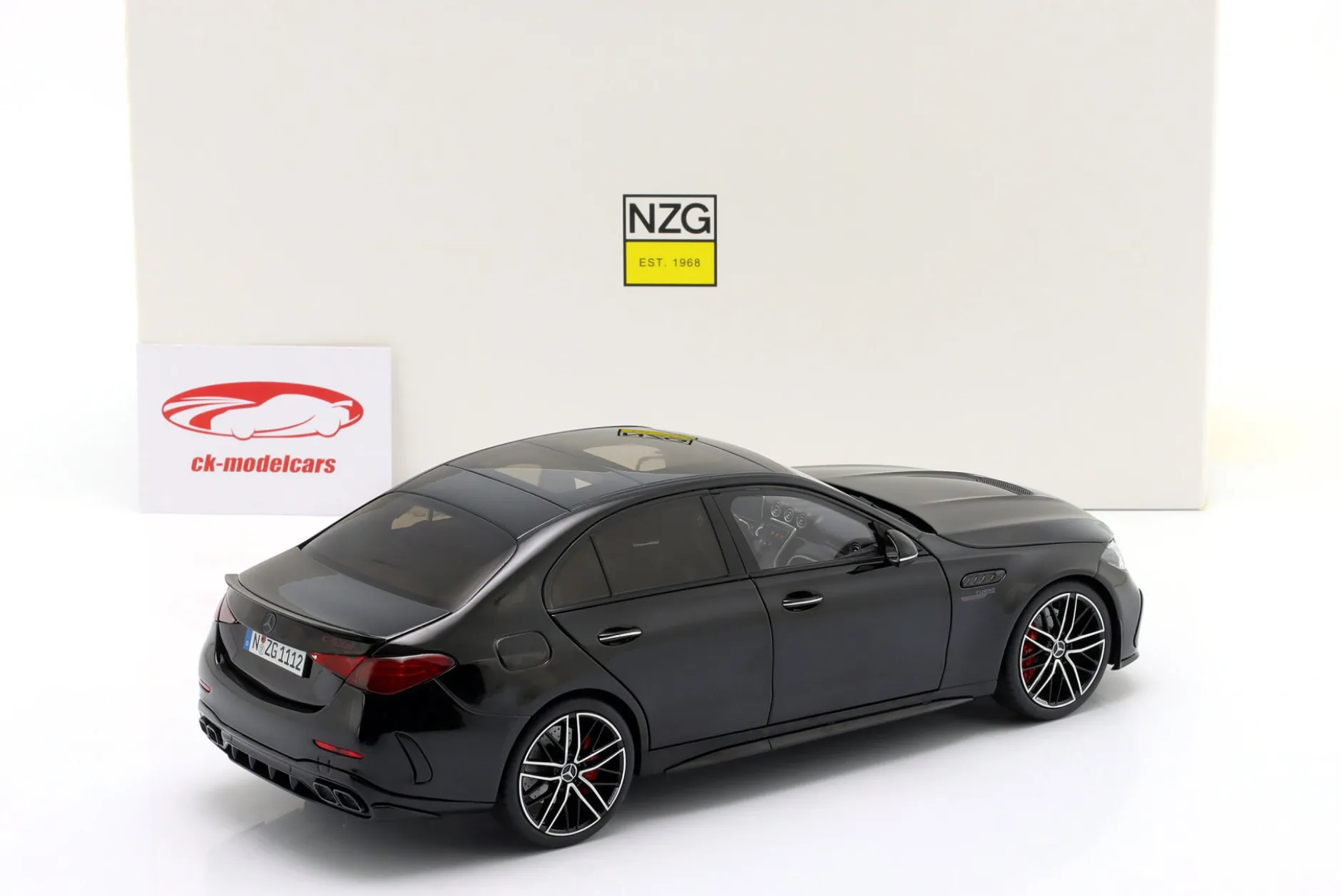 Mercedes-Benz AMG C 63 S E Performance (W206) Baujahr 2024 obsidianschwarz 1:18 NZG